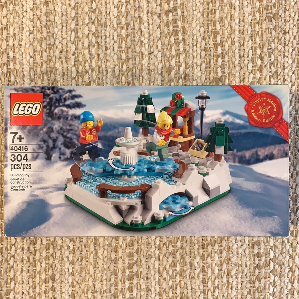LEGO 40416 Limited Edition Ice Skating Rink 304 Pieces  New, Sealed in B…